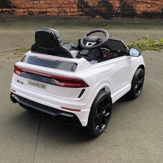 Акумулаторен джип Audi RS Q8 Акумулаторен джип Audi RS Q8